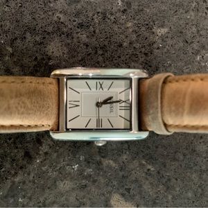 FOSSIL Women’s Leather Strap Stainless Steel watch